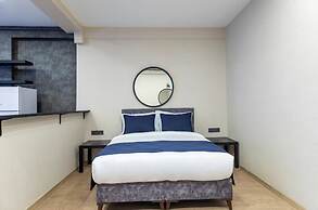the business class suit karkoy