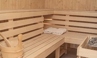 Holiday Home With Sauna, Jacuzzi, Private Pond