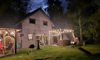 Large Holiday Home, Sauna, Jacuzzi, Salt Cave