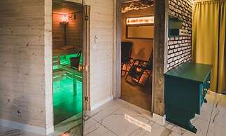 Large Holiday Home, Sauna, Jacuzzi, Salt Cave