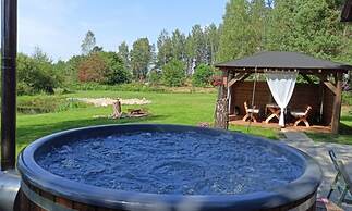 Large Holiday Home, Salt Cave, Sauna, Jacuzzi