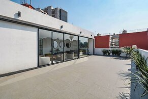 The Sterling Condesa