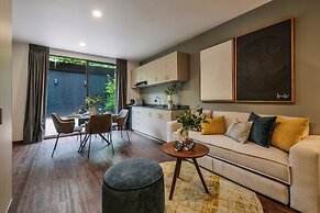 The Sterling Condesa