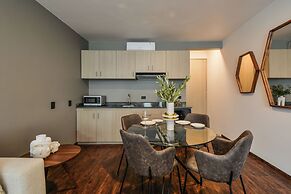 The Sterling Condesa