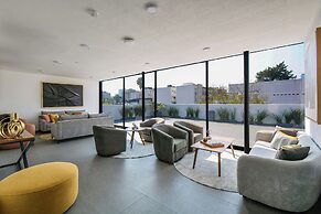 The Sterling Condesa