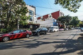 The Sterling Condesa