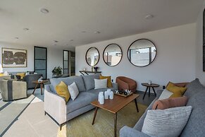 The Sterling Condesa