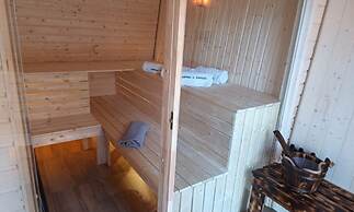 Comfortable Holiday Home With Jacuzzi and Sauna