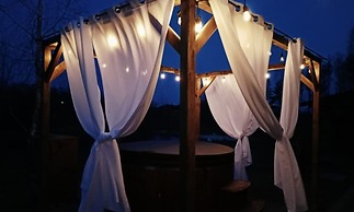 Large Holiday Home, Jacuzzi, Sauna, Salt Cave
