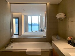 Alacarte Seaview Halong by HaVan