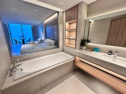 Alacarte Seaview Halong by HaVan