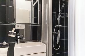 Bright 1BR Apt Perfect for Long Stays