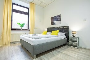 Spacious 1BR Apartment Long Stay