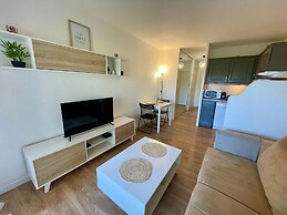 Apartment With Garden and Pool Access