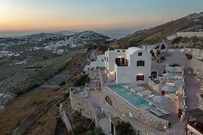 Villa - Sleeps 5 - Private Heated Pool-parking