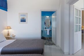 Villa - Sleeps 5 - Private Heated Pool-parking