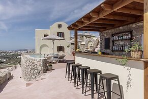 Villa - Sleeps 5 - Private Heated Pool-parking