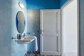 Villa - Sleeps 5 - Private Heated Pool-parking