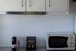 Villa - Sleeps 5 - Private Heated Pool-parking