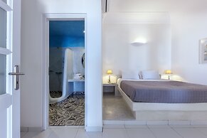 Villa - Sleeps 5 - Private Heated Pool-parking