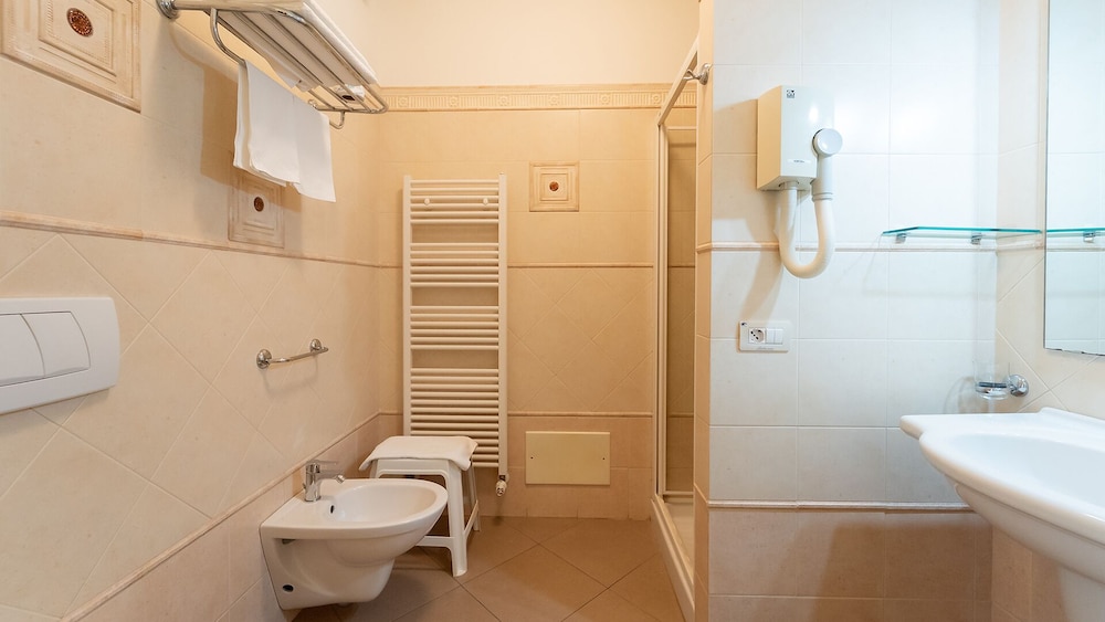 Anchise Mare Holiday Apartments