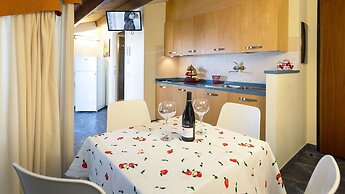 Anchise Mare Holiday Apartments
