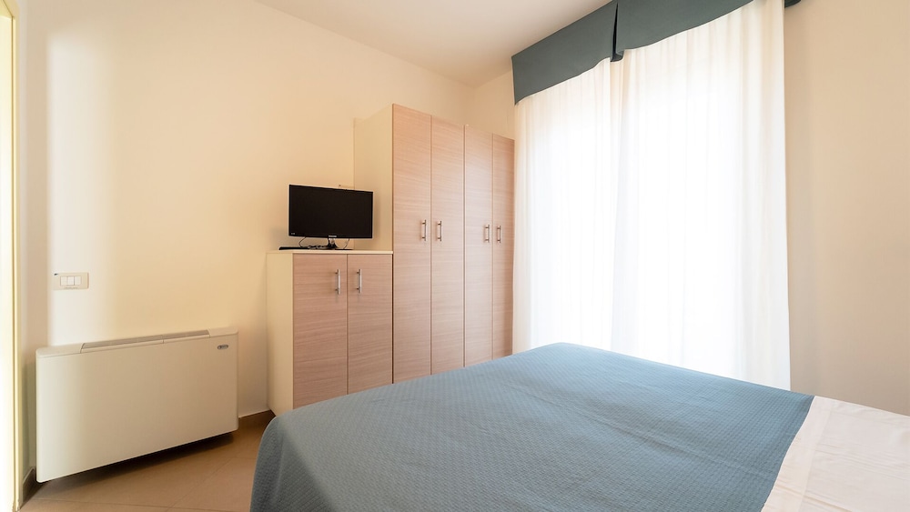 Anchise Mare Holiday Apartments