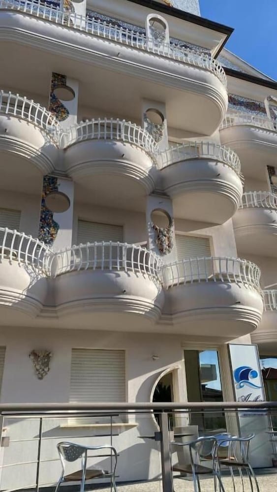 Anchise Mare Holiday Apartments