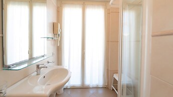 Anchise Mare Holiday Apartments