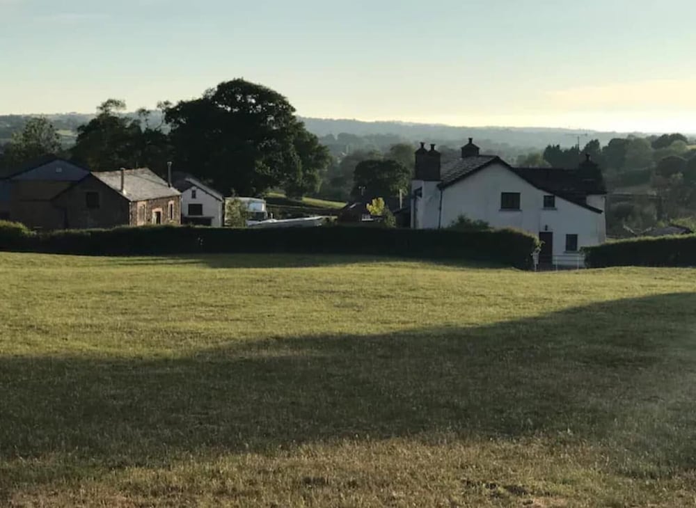 16th Century Devon Longhouse, Stunning Views