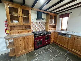 16th Century Devon Longhouse, Stunning Views
