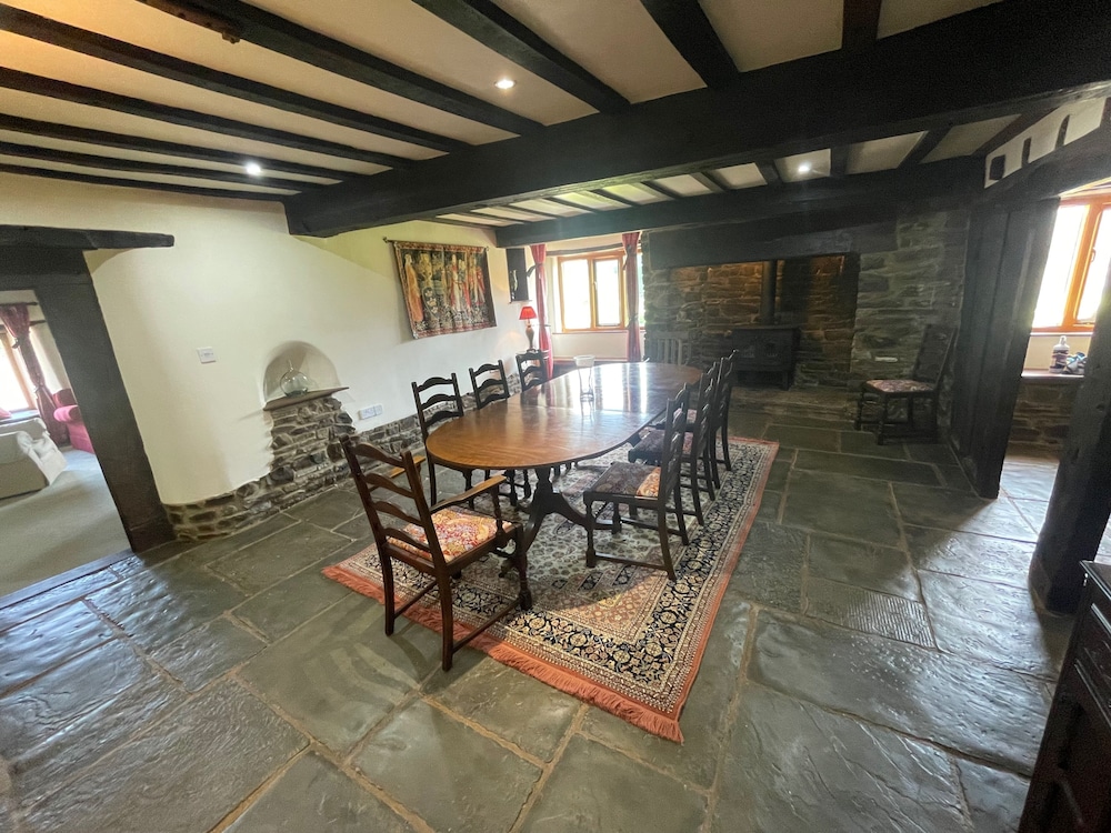 16th Century Devon Longhouse, Stunning Views