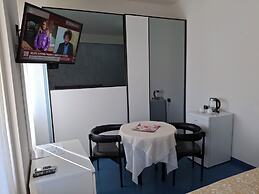 SIRIS HOTEL