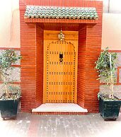 riad la joie