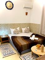 riad la joie