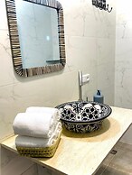 riad la joie