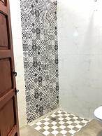 riad la joie