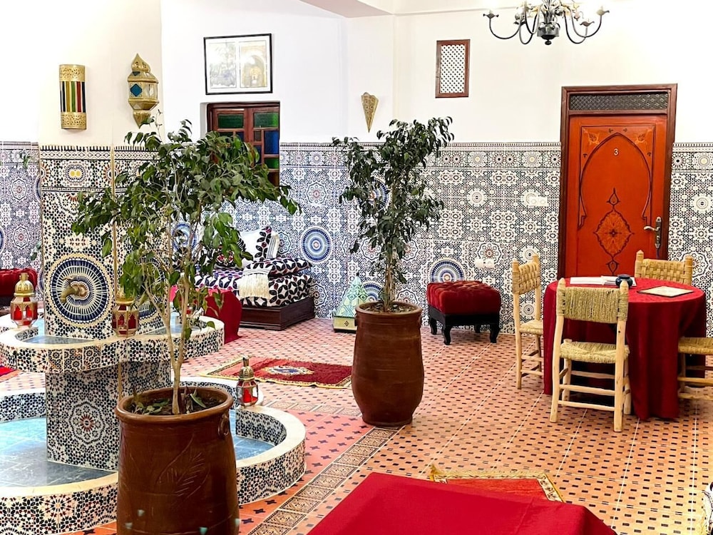 riad la joie