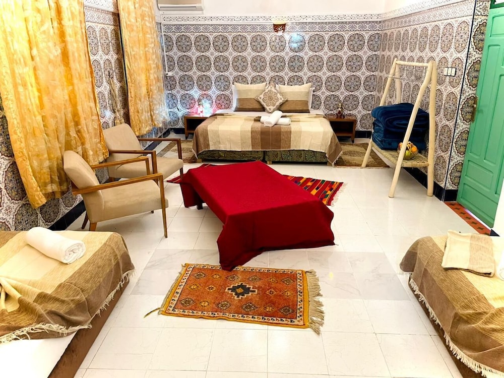 riad la joie