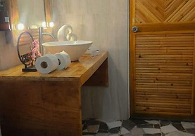 Bamboo Grove Royale by Hiverooms
