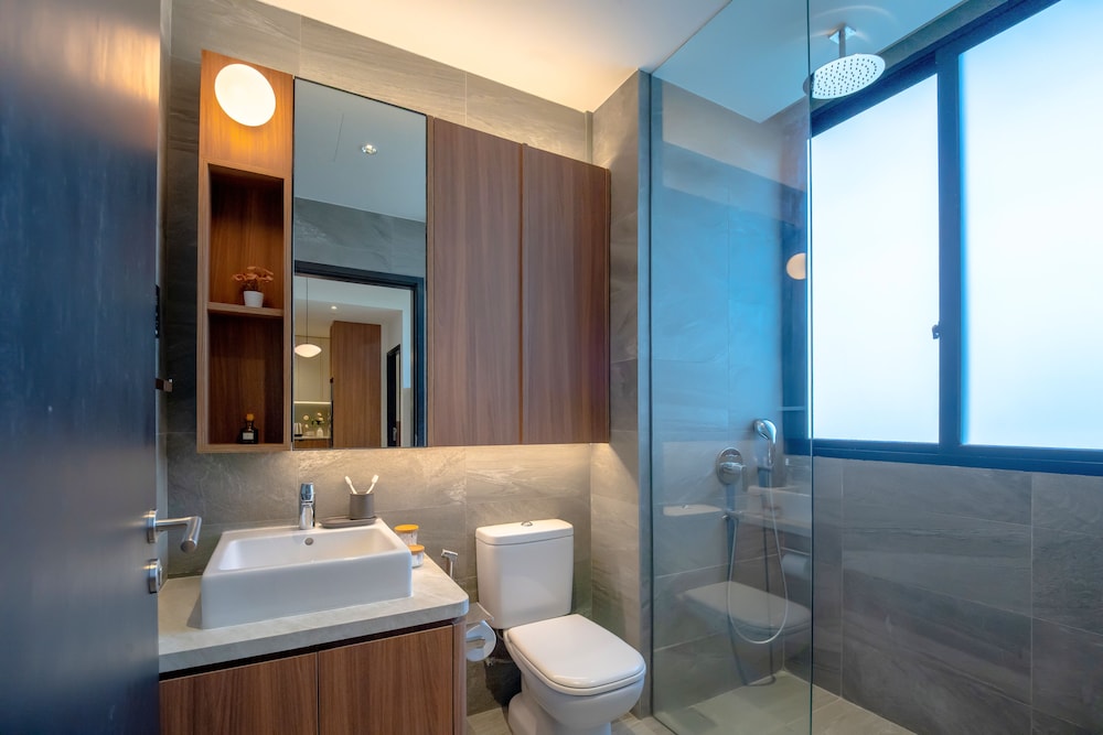 Weave Suites - Novena