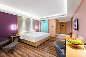 Trendy Romantic MAXScreen Hotel
