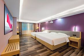 Trendy Romantic MAXScreen Hotel