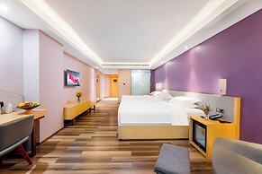 Trendy Romantic MAXScreen Hotel