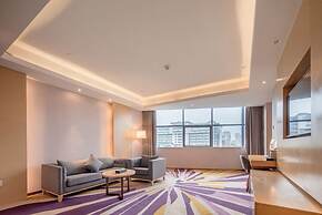 Trendy Romantic MAXScreen Hotel
