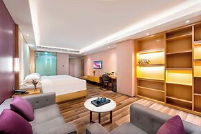 Trendy Romantic MAXScreen Hotel