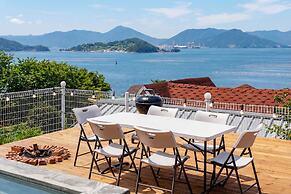 Geoje Gonggan Pool Villa