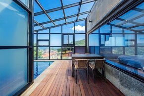 Geoje Gonggan Pool Villa
