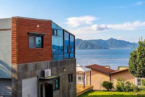 Geoje Gonggan Pool Villa
