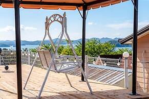 Geoje Gonggan Pool Villa